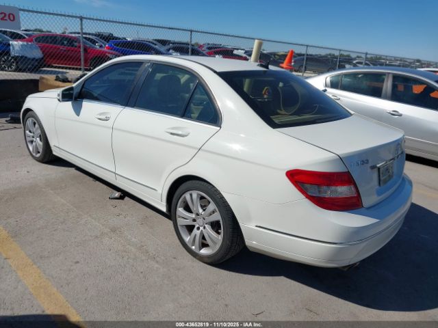 2010 MERCEDES-BENZ C 300 WDDGF8BB0AR126369 Photo 2
