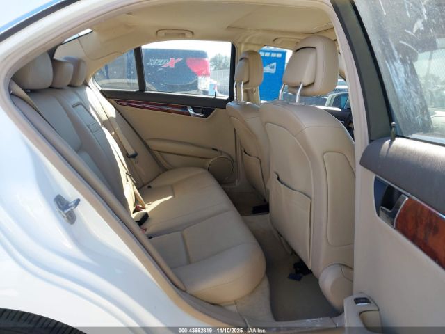 2010 MERCEDES-BENZ C 300 WDDGF8BB0AR126369 Photo 7