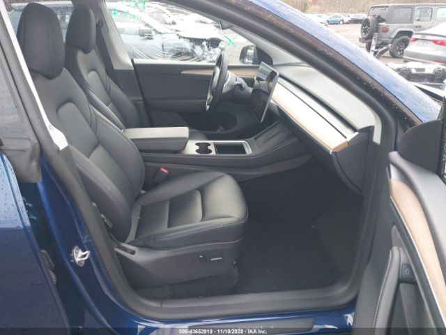 2024 TESLA MODEL Y 7SAYGDEE8RA217935 Photo 4