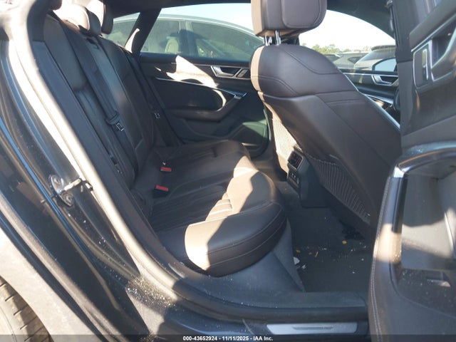 2019 AUDI A7 WAUV2BF29KN052055 Photo 7