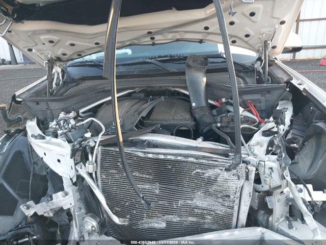 2016 BMW X5 5UXKR0C50G0P18940 Photo 9