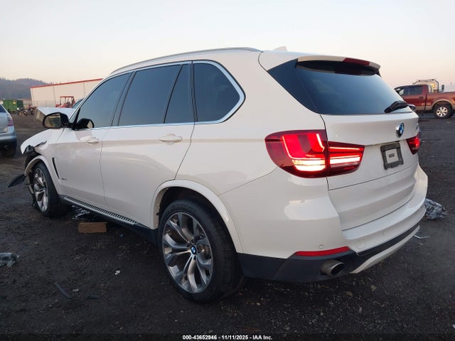 2016 BMW X5 5UXKR0C50G0P18940 Photo 2