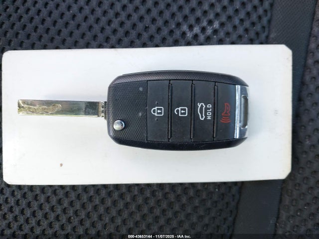 5XXGT4L33LG395720 KIA Optima Lx