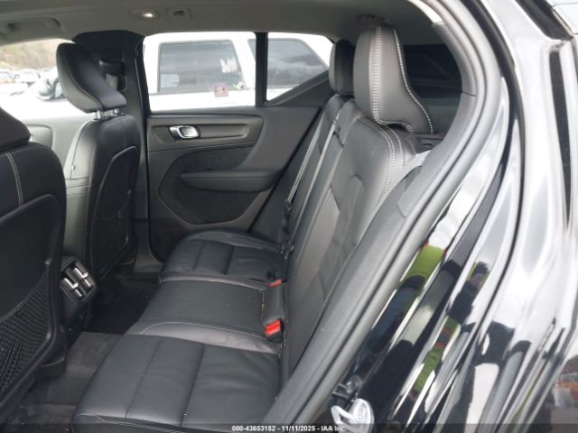 2023 VOLVO XC40 YV4L12ULXP2023064 Photo 7