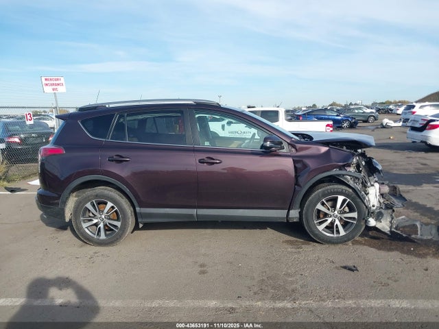 2T3WFREV6JW458012 Toyota Rav4 Xle