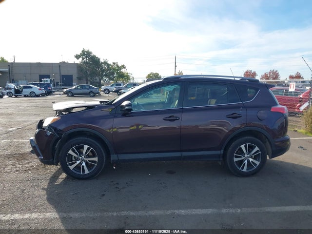 2T3WFREV6JW458012 Toyota Rav4 Xle