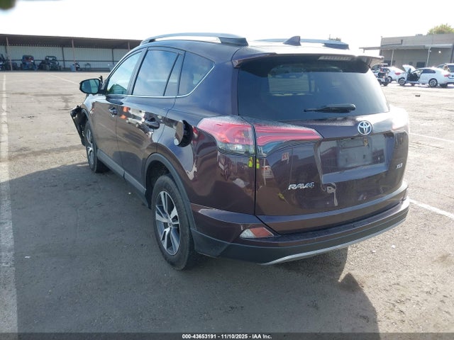 2T3WFREV6JW458012 Toyota Rav4 Xle