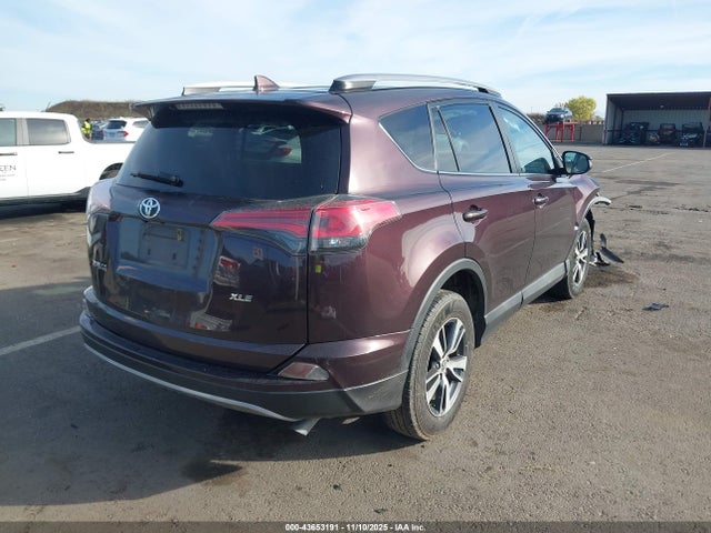 2T3WFREV6JW458012 Toyota Rav4 Xle
