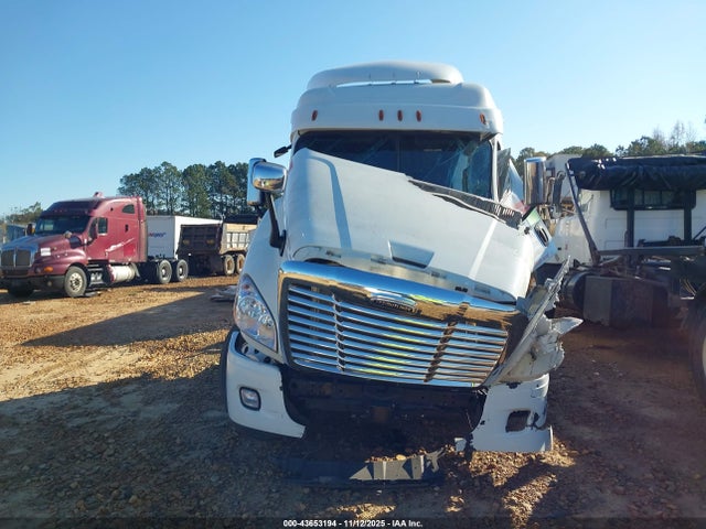 43653194 :رقم المزاد ، 3AKJGLDV3HSJD8223 vin ، 2017 Freightliner Cascadia 125 مزاد بيع