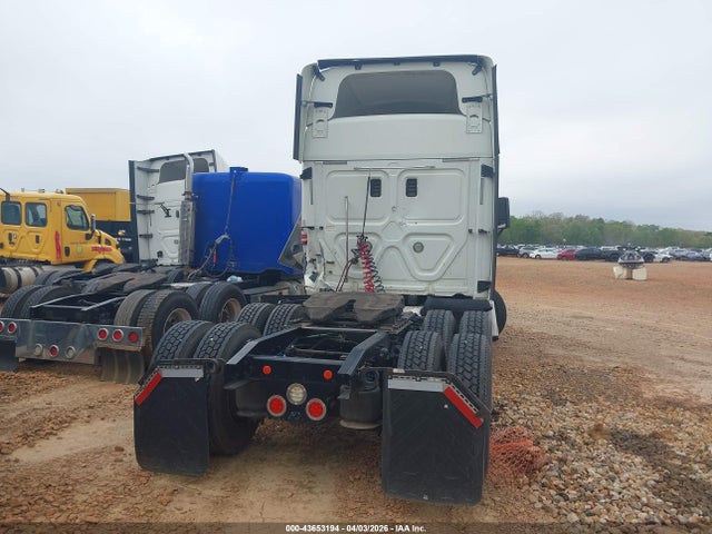 43653194 :رقم المزاد ، 3AKJGLDV3HSJD8223 vin ، 2017 Freightliner Cascadia 125 مزاد بيع