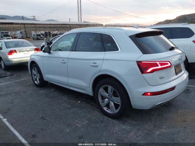 2019 AUDI Q5 WA1BNAFY4K2049328 Photo 2