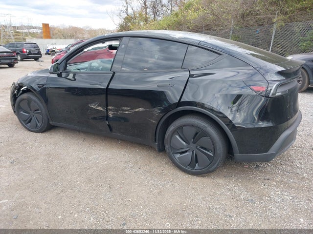 2026 TESLA MODEL Y 7SAYGDEE5TA414553 Photo 2
