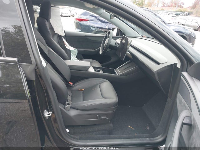 2026 TESLA MODEL Y 7SAYGDEE5TA414553 Photo 4