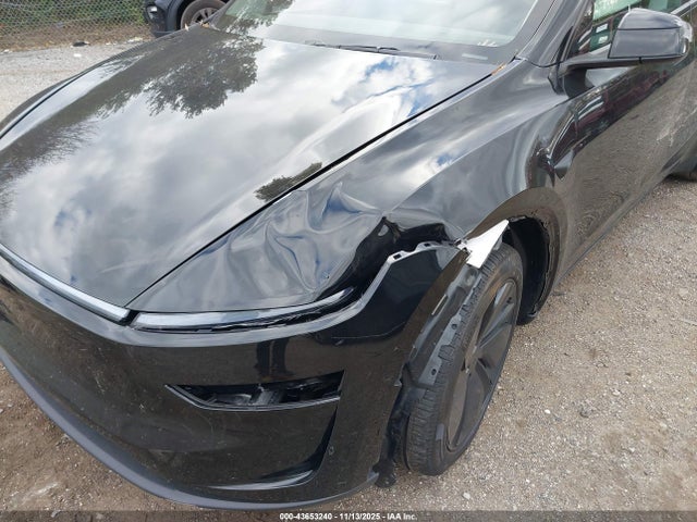 2026 TESLA MODEL Y 7SAYGDEE5TA414553 Photo 5