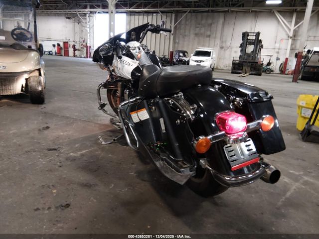 2011 HARLEY-DAVIDSON FLHR 1HD1FB416BB651995 Photo 2