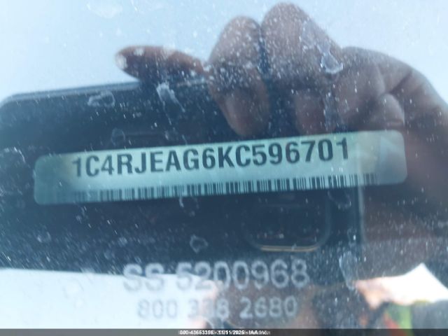 2019 JEEP GRAND CHEROKEE 1C4RJEAG6KC596701 Photo 8