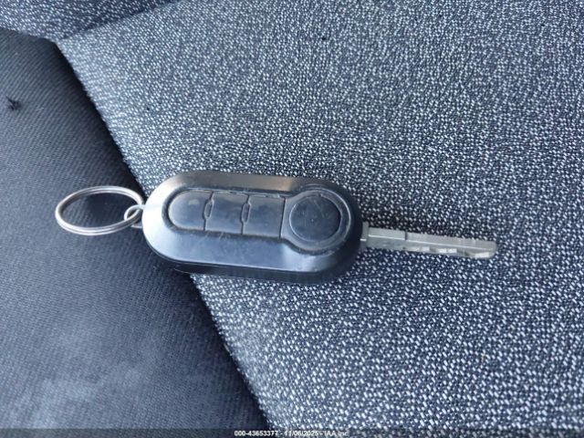 2017 RAM PROMASTER 1500 3C6TRVAG8HE525913 Photo 10