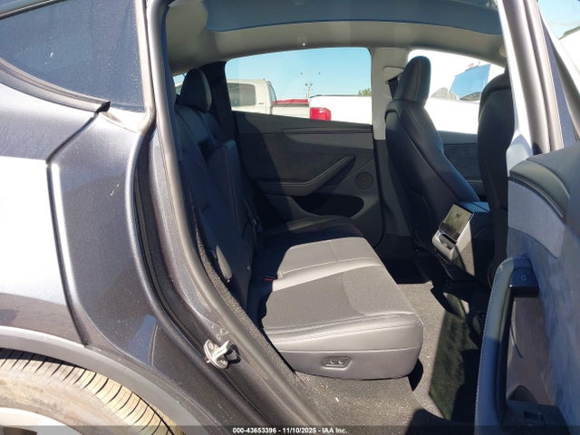 2026 TESLA MODEL Y 7SAYGDEE2TA464732 Photo 7