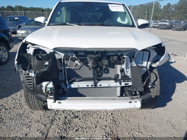 Продаж на аукціоні авто 2023 Toyota 4runner Sr5, vin: JTEEU5JR0P5300716, номер лоту: 43653577