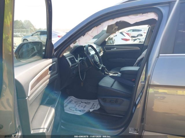 2019 VOLKSWAGEN ATLAS 1V2WR2CA1KC569763 Photo 4
