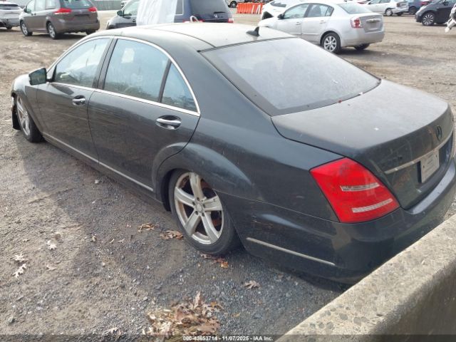 2011 MERCEDES-BENZ S 550 WDDNG8GB3BA412889 Photo 2