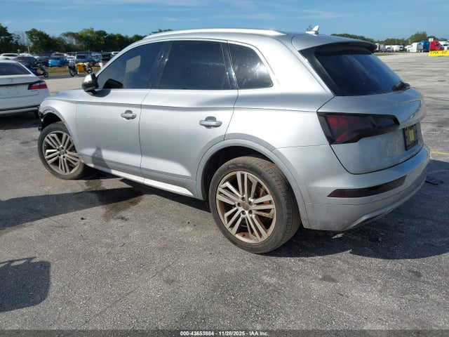 2019 AUDI Q5 WA1BNAFY5K2126675 Photo 2