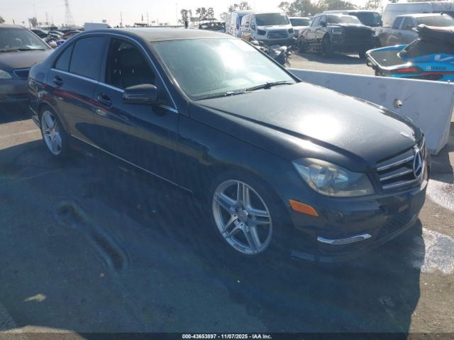2014 MERCEDES-BENZ C 250 WDDGF4HB3EA958650