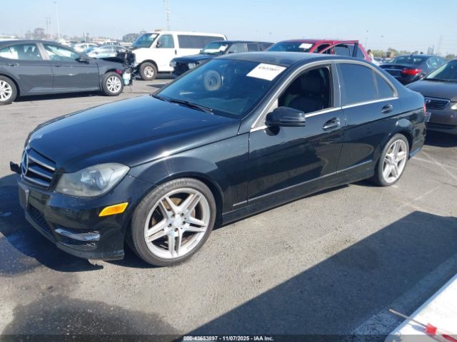 2014 MERCEDES-BENZ C 250 WDDGF4HB3EA958650 Photo 1