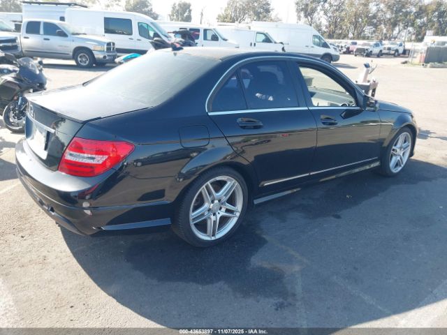 2014 MERCEDES-BENZ C 250 WDDGF4HB3EA958650 Photo 3