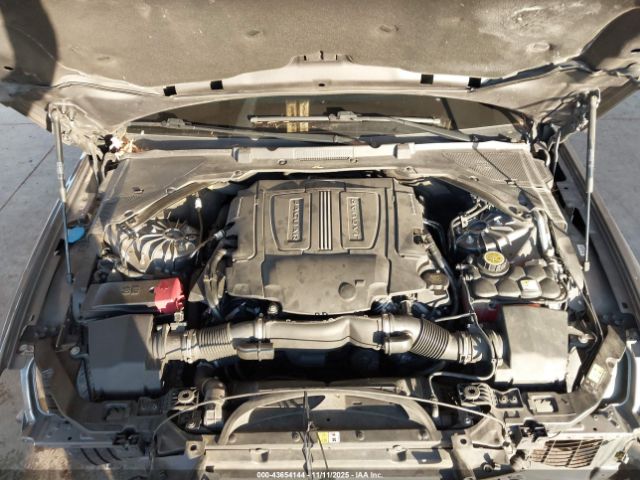 2017 JAGUAR XF SAJBK4BV5HCY26602 Photo 9