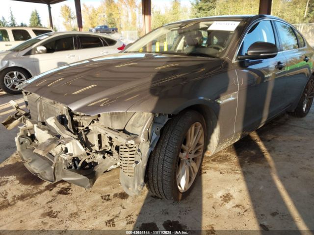 2017 JAGUAR XF SAJBK4BV5HCY26602 Photo 5