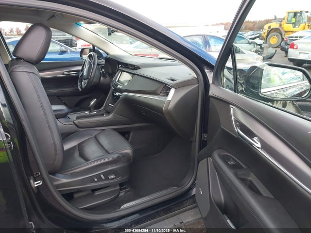 2018 CADILLAC XT5 1GYKNFRS9JZ236171 Photo 4