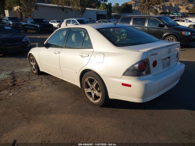 2004 LEXUS IS 300 JTHBD192940084444 Photo 2