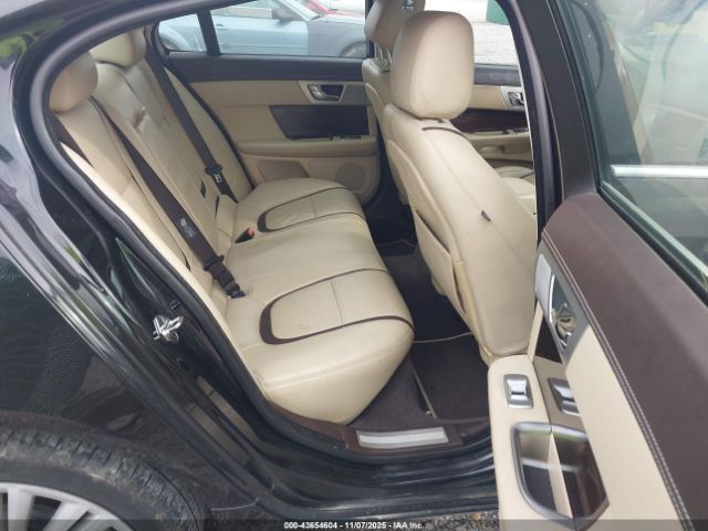 2012 JAGUAR XF SAJWA0HB8CLS44450 Photo 7