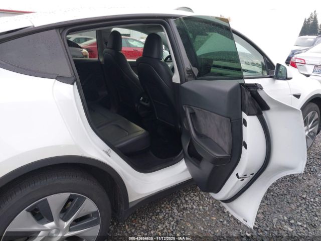 2023 TESLA MODEL Y 7SAYGDEE0PF754492 Photo 7
