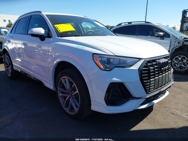 2021 AUDI Q3 WA1DECF35M1137595 Photo 0