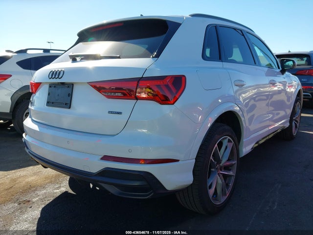 2021 AUDI Q3 WA1DECF35M1137595 Photo 3