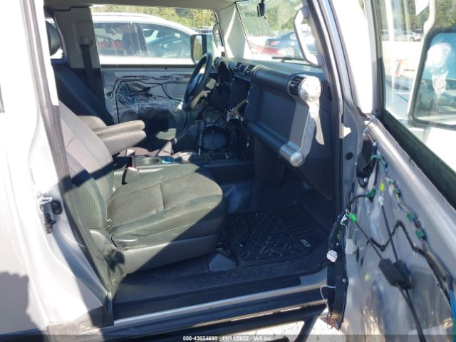 2007 TOYOTA FJ CRUISER JTEZU11F970012335 Photo 4