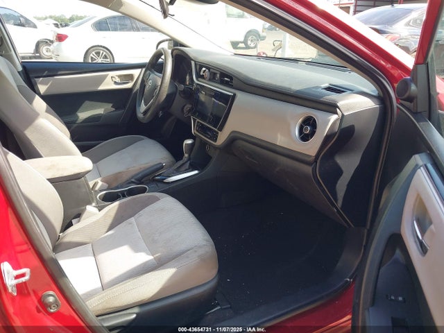 2018 TOYOTA COROLLA 5YFBURHE0JP746618 Photo 4