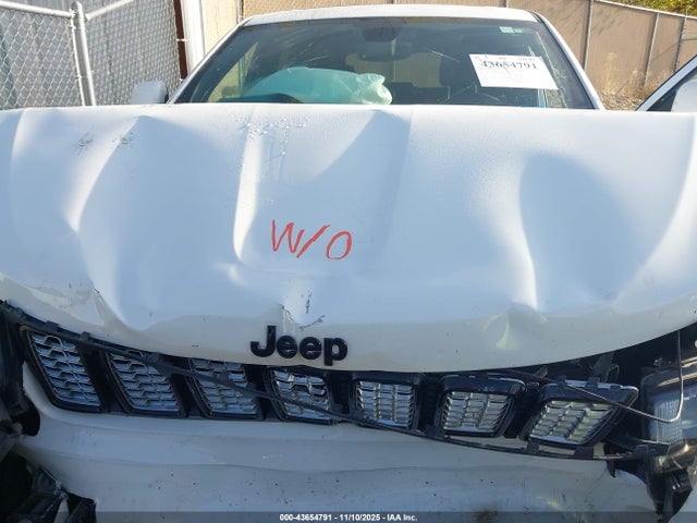 1C4RJFAG9HC807324 Jeep Grand Cherokee Altitude 4x4