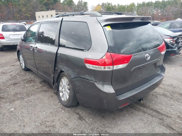 5TDJK3DC1ES077081 Toyota Sienna Le 7 Passenger