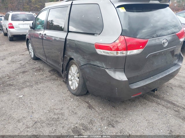 5TDJK3DC1ES077081 Toyota Sienna Le 7 Passenger