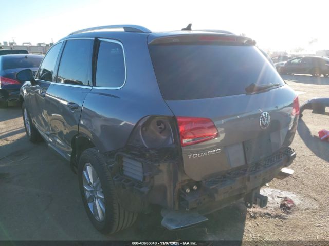 2014 VOLKSWAGEN TOUAREG WVGEF9BPXED000845 Photo 2