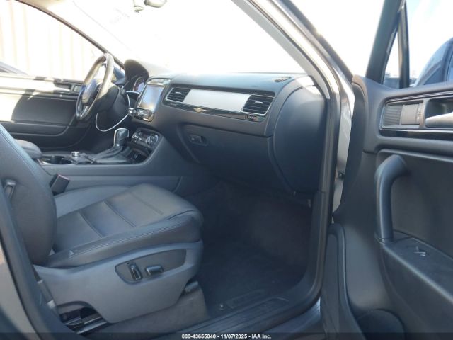 2014 VOLKSWAGEN TOUAREG WVGEF9BPXED000845 Photo 4