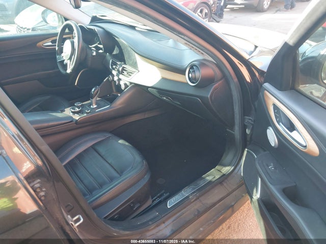 Alfa Romeo Giulia Ti Rwd 2017 ZARFAECN0H7528237 Image 5