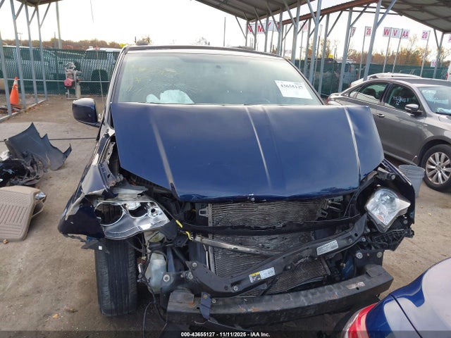 43655127 :رقم المزاد ، 2C4RC1BG7FR577931 vin ، 2015 Chrysler Town & Country Touring مزاد بيع