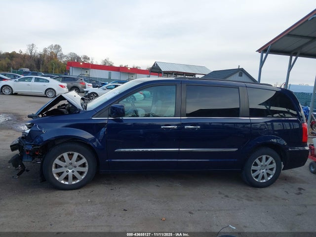 43655127 :رقم المزاد ، 2C4RC1BG7FR577931 vin ، 2015 Chrysler Town & Country Touring مزاد بيع