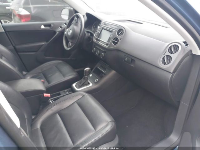 2017 VOLKSWAGEN TIGUAN WVGWV7AX9HK012563 Photo 4