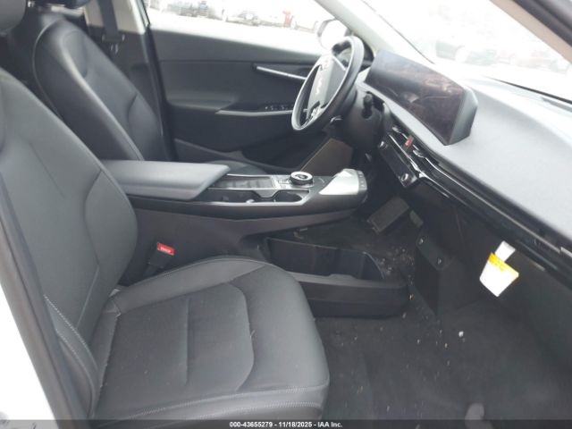 2023 KIA EV6 KNDL34LA1P5612835 Photo 4