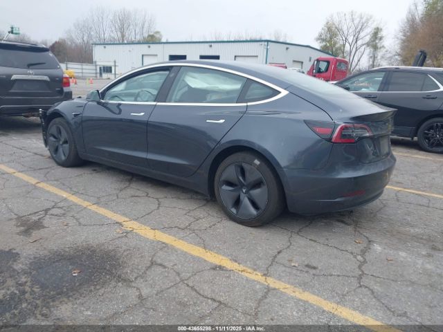 2018 TESLA MODEL 3 5YJ3E1EB9JF103709 Photo 2